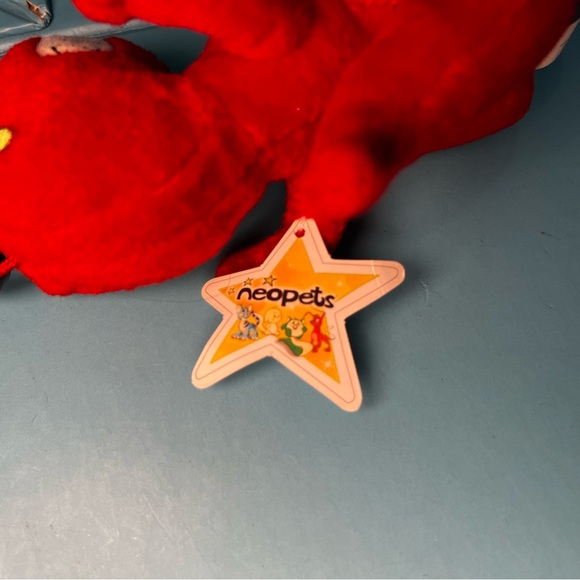 Neopets 2005 McDonald's Happy Meal Toy - Red Grarrl Plushie with Doglefox clip - Picture 3 of 6